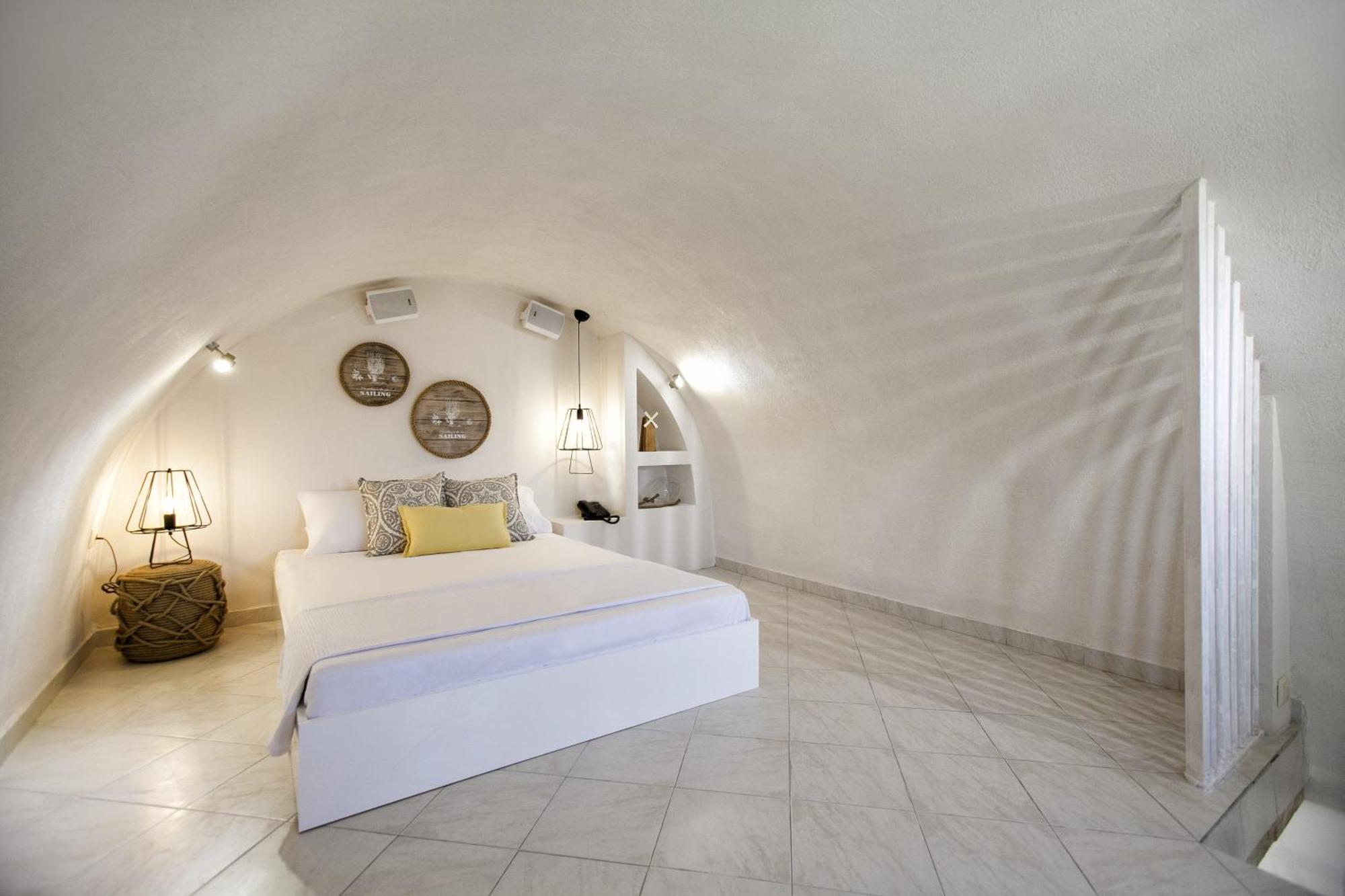 Privee Santorini Hotel Perissa  Bilik gambar